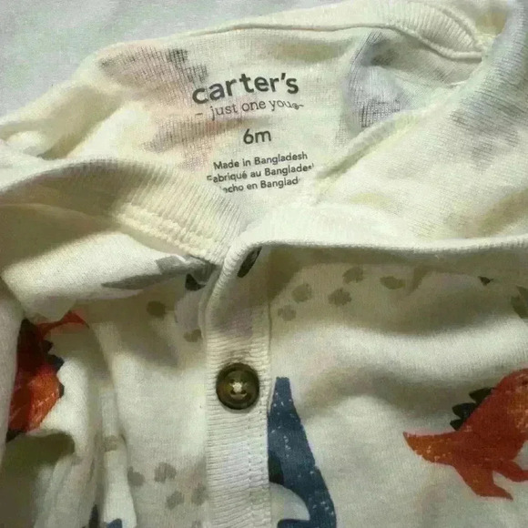 Carters boys longsleeve onesie with a hood size 6 months new without tags - Picture 3 of 3